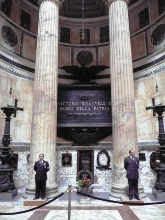 Рим. Гробница Виктора Эммануила 2 Савойского (1го короля Италии)